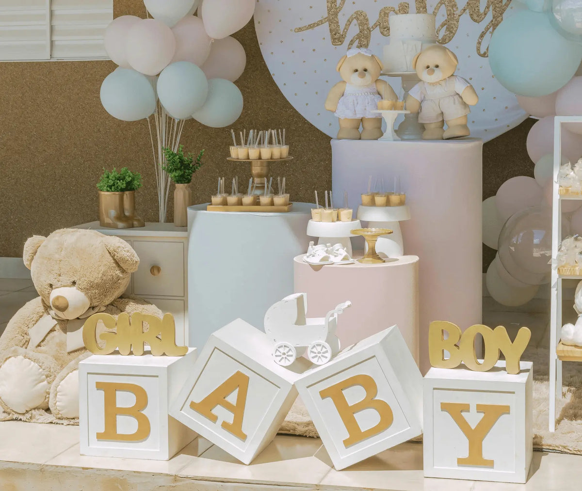 très belle table de gouter, présentée lors d'une baby shower