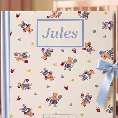 Album photo naissance Ourson bleu personnalisé avec le prénom Jules sur la couverture